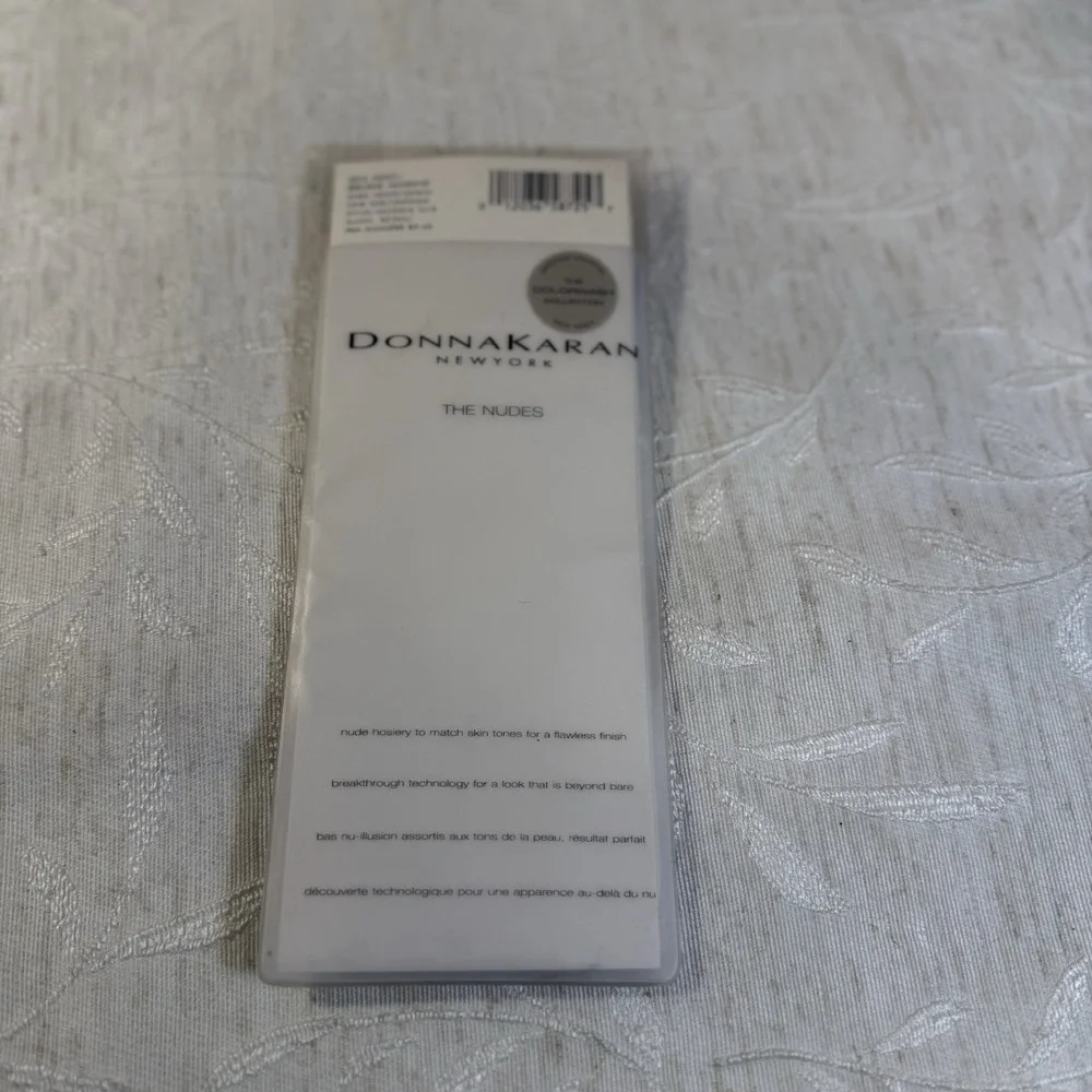 Donna Karan NY The Nudes Knee‎ Highs Sea Mist One Size Style G18 1990's